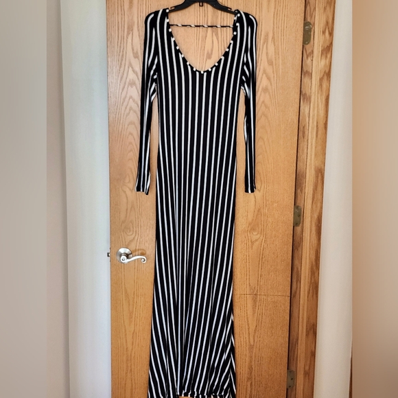 NEW Windsor Long Dress with Low Drop Back in Black & White Stripes Size L - Picture 6 of 10